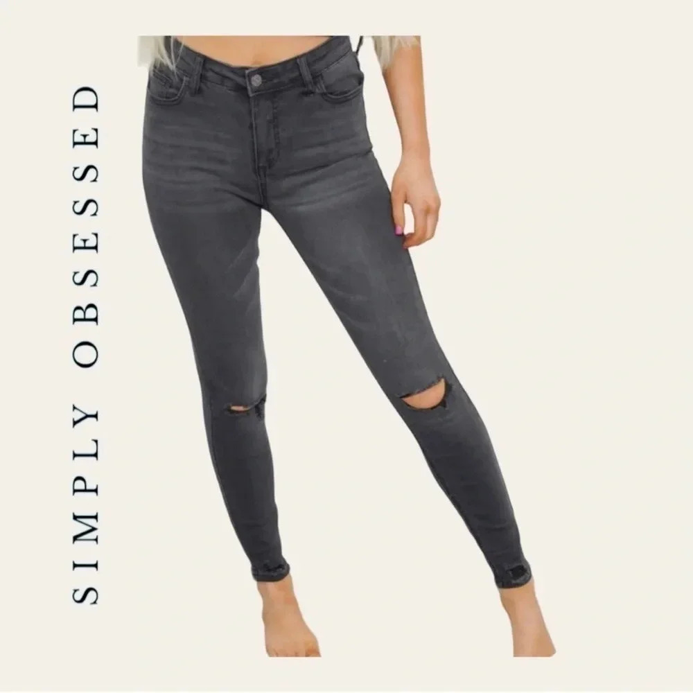 1112. SIMPLY‎ OBSESSED DENIM JEANS BLACK IN COLOR SIZE 1 (JUNIORS)